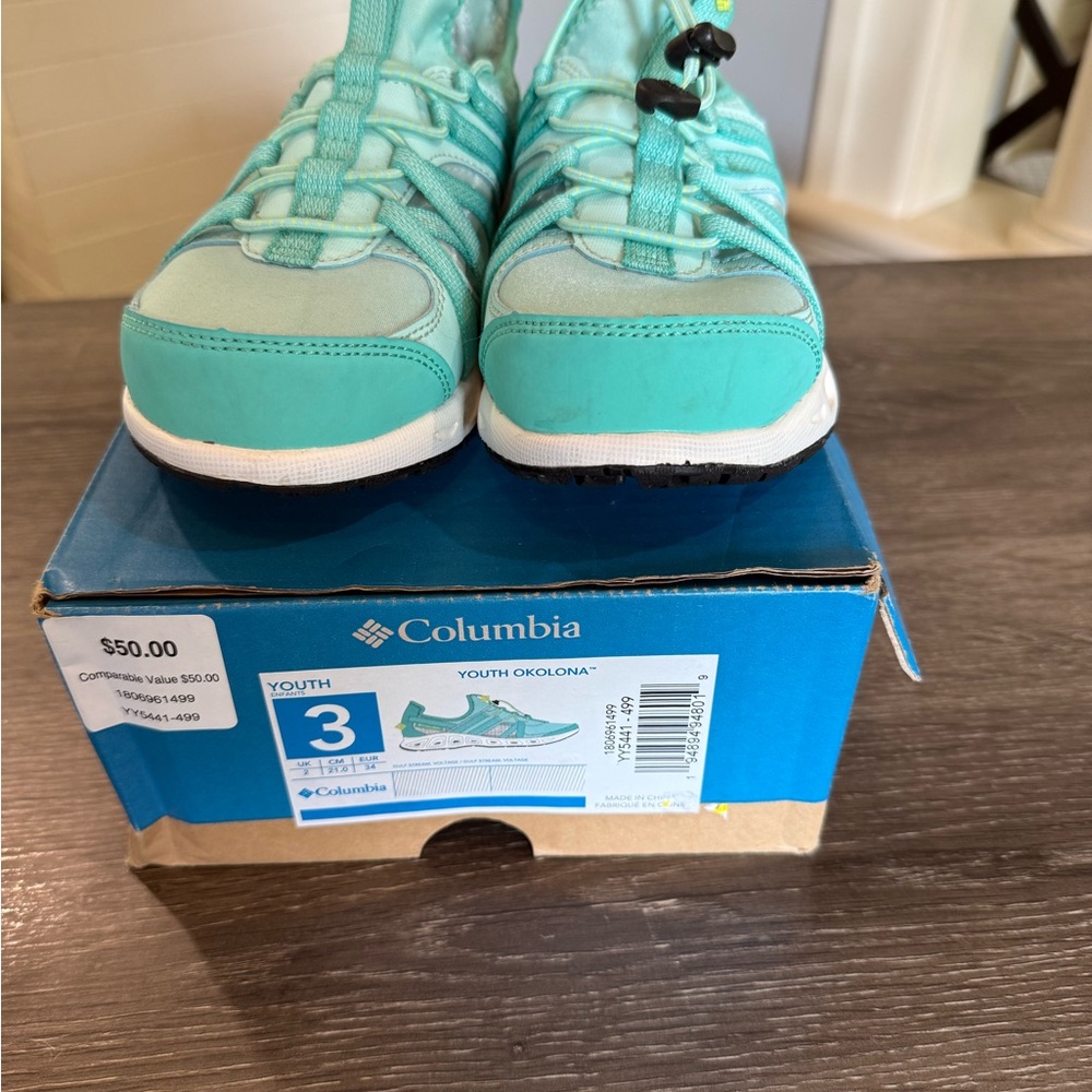 Kids Columbia Turquoise Water Sneakers - size 3